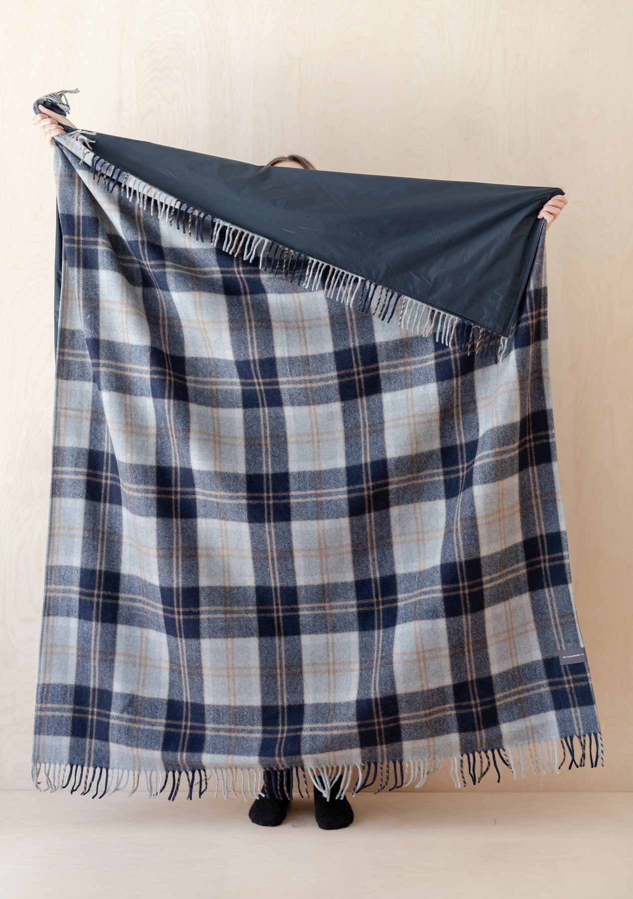 Recycled Wool Waterproof Picnic Blankets – Red Barn Mercantile - Old Town  Alexandria