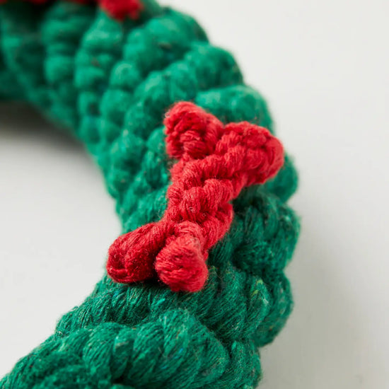 Green Wreath Rope Toy