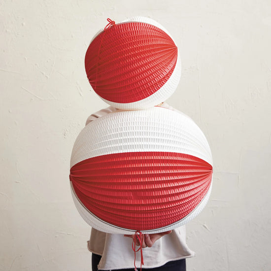 Red & White Pleated Ball