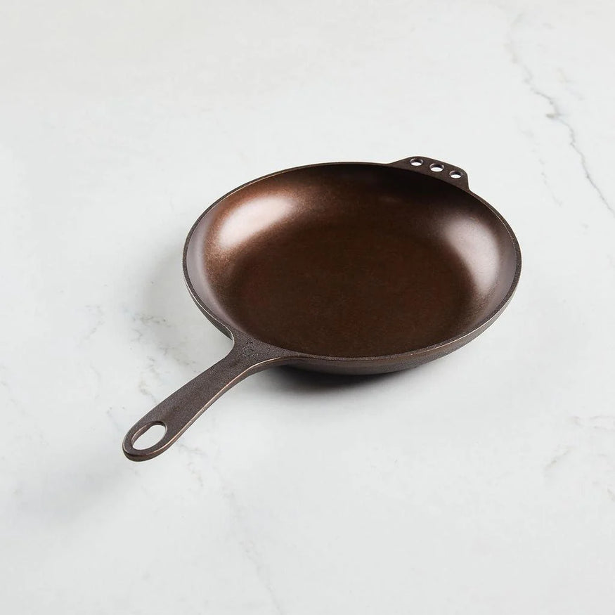 https://redbarnmercantile.com/cdn/shop/files/no-10-chef-skillet-smithey3_875x875.webp?v=1687373136